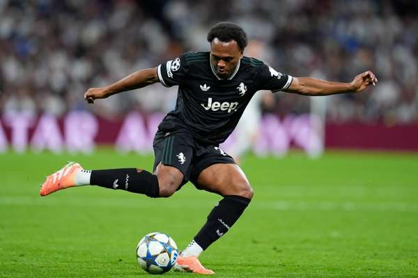 尤文锋线暗战升级：奥蓬达渐入佳境 与戴维上演"9号位"争夺战