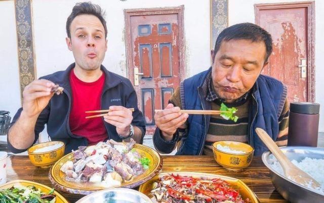 外国人旅游中国各地美食,整遍各地美食英语