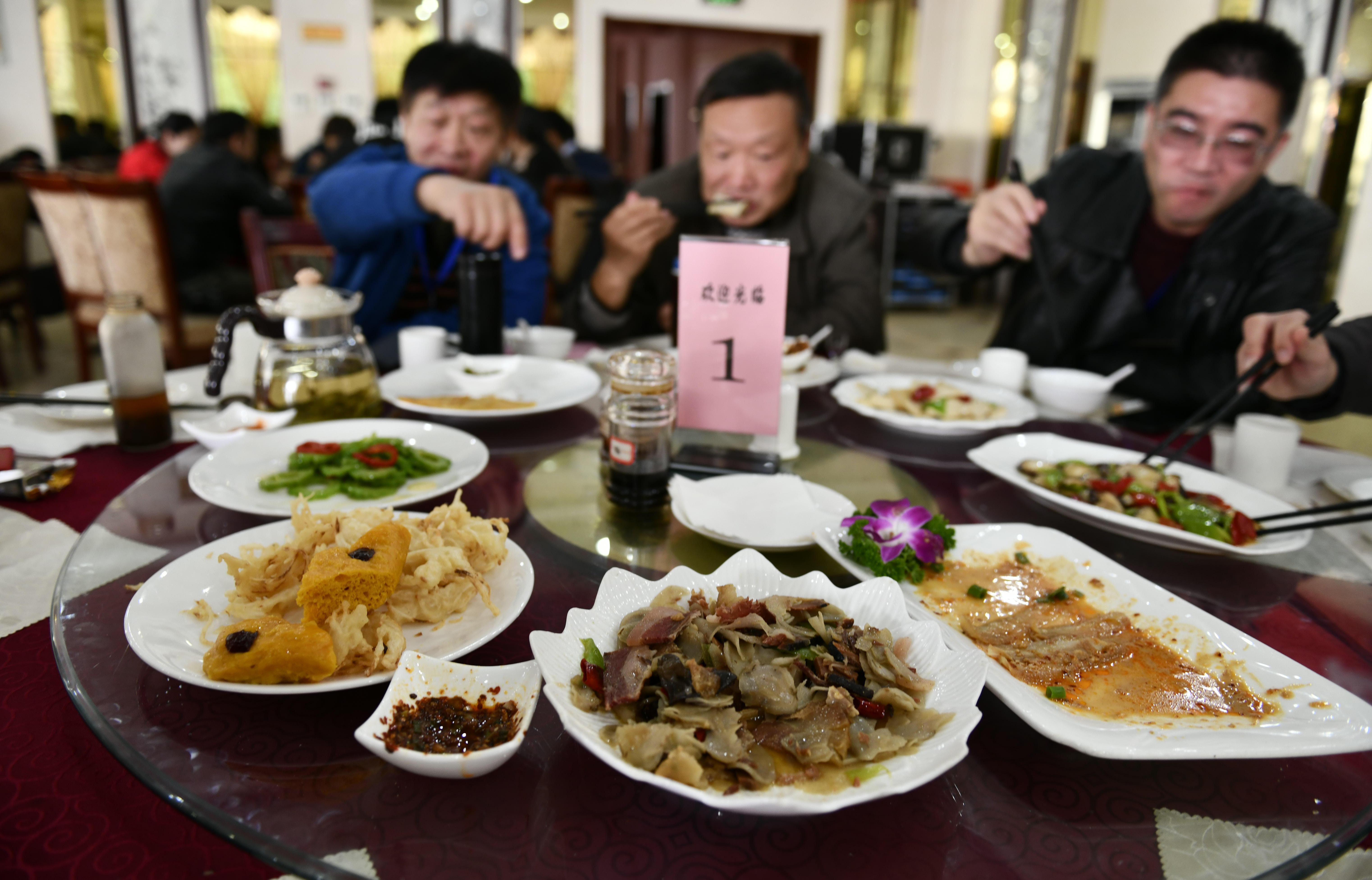 各地农业大学研究美食,云南各地风俗美食介绍