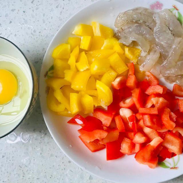 宝宝辅食虾炒彩椒怎么做