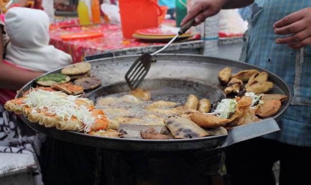 80年代粤西各地美食,挑战吃各地的美食视频