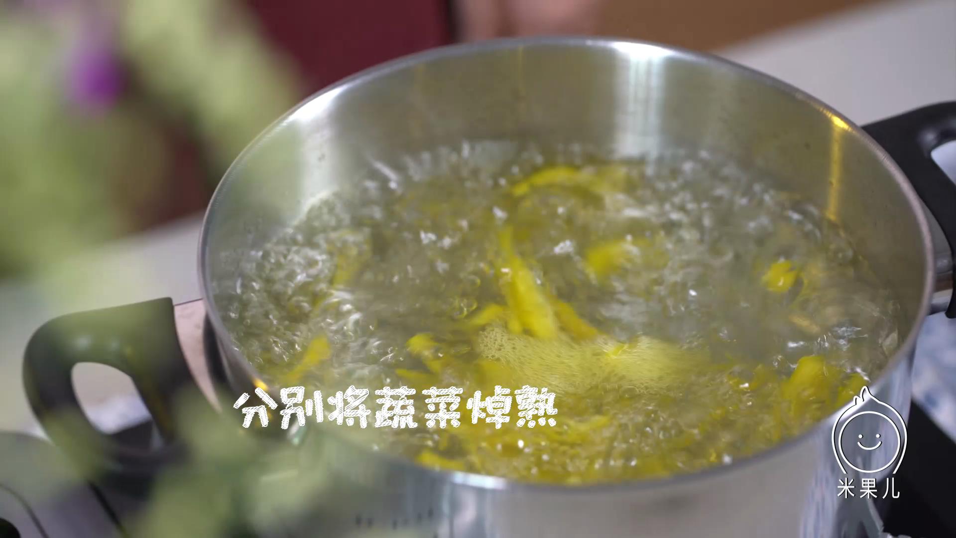 宝宝辅食压泥机怎么做的